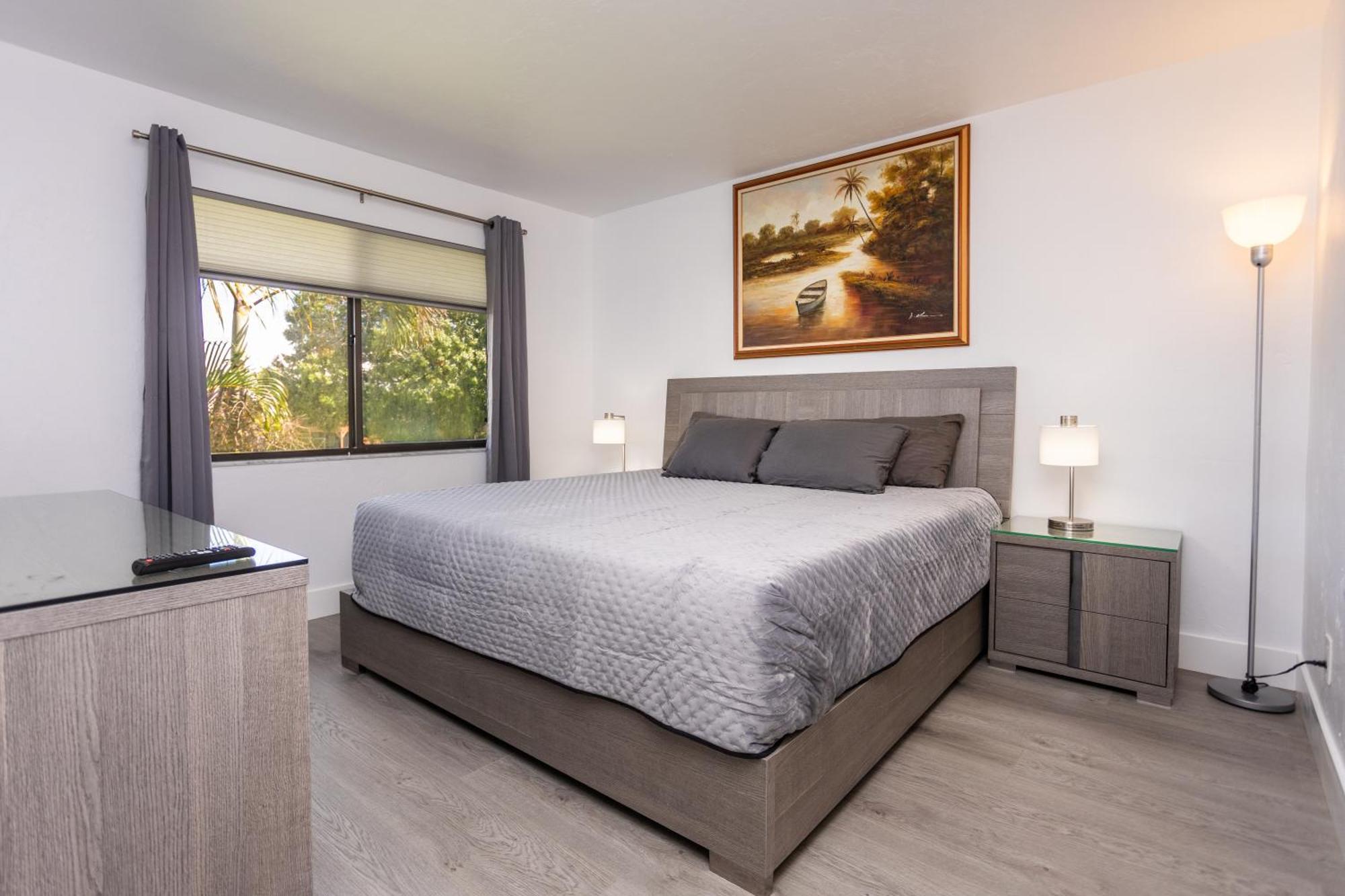 Bass & Sun Condominium 2/2 Bedroom クルーイストン 部屋 写真