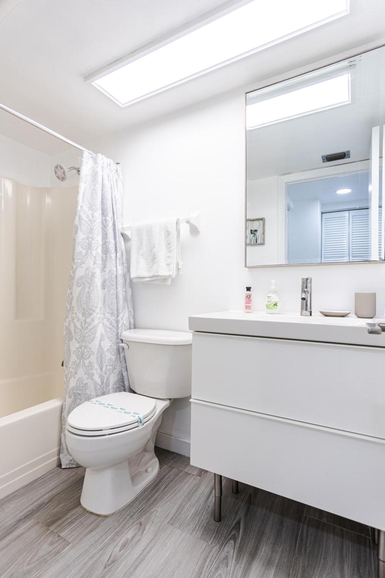 Bass & Sun Condominium 2/2 Bedroom クルーイストン 部屋 写真