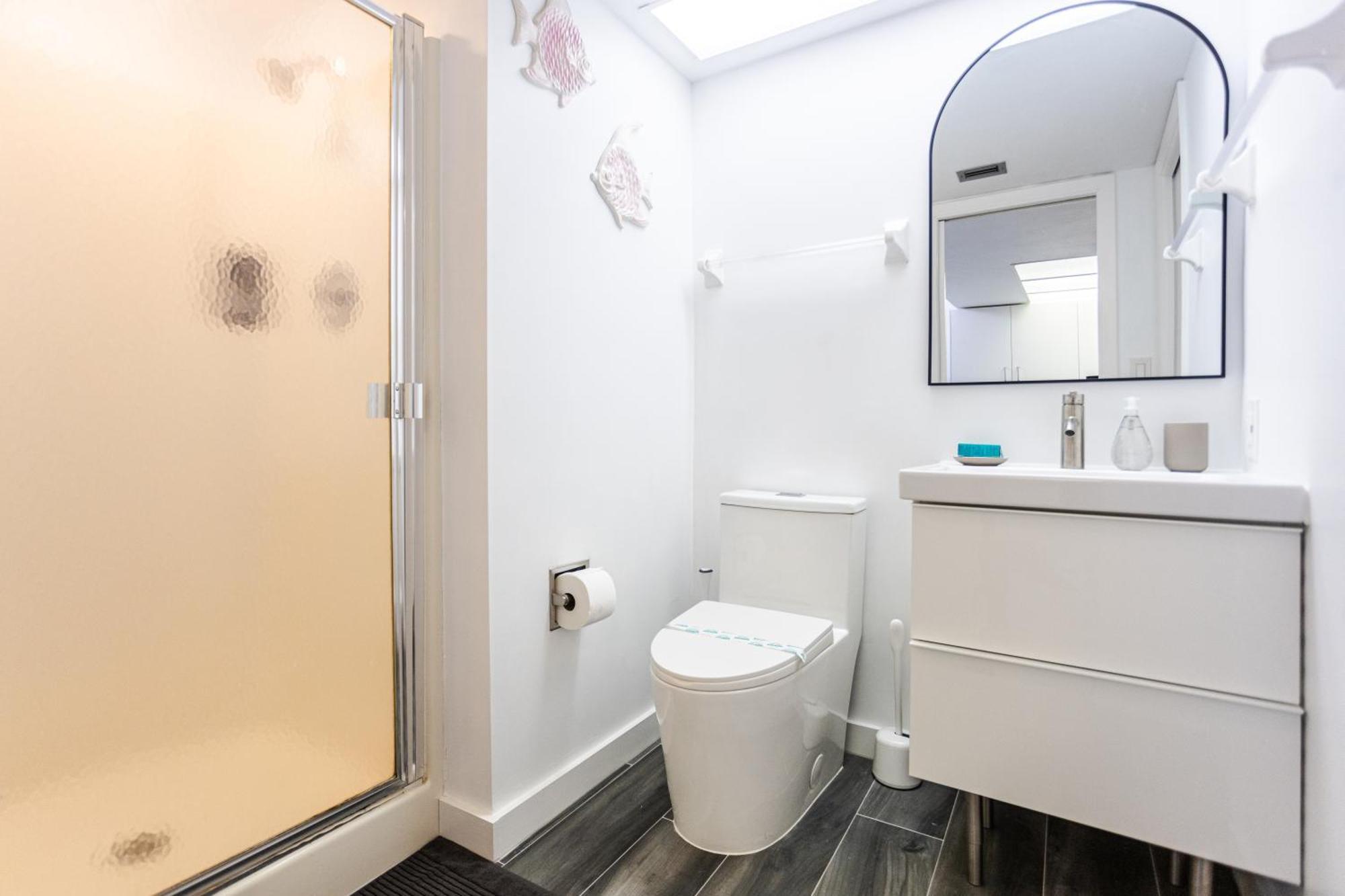 Bass & Sun Condominium 2/2 Bedroom クルーイストン 部屋 写真