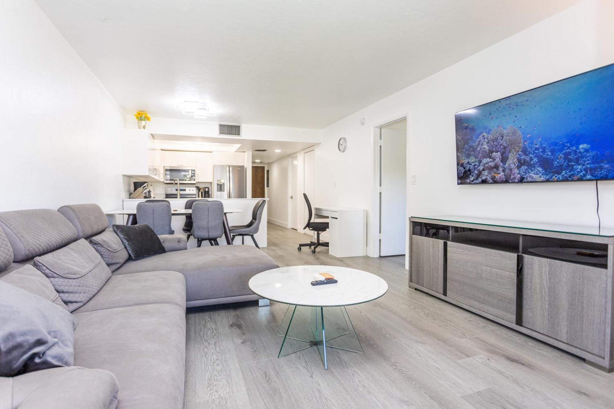 Bass & Sun Condominium 2/2 Bedroom クルーイストン 部屋 写真
