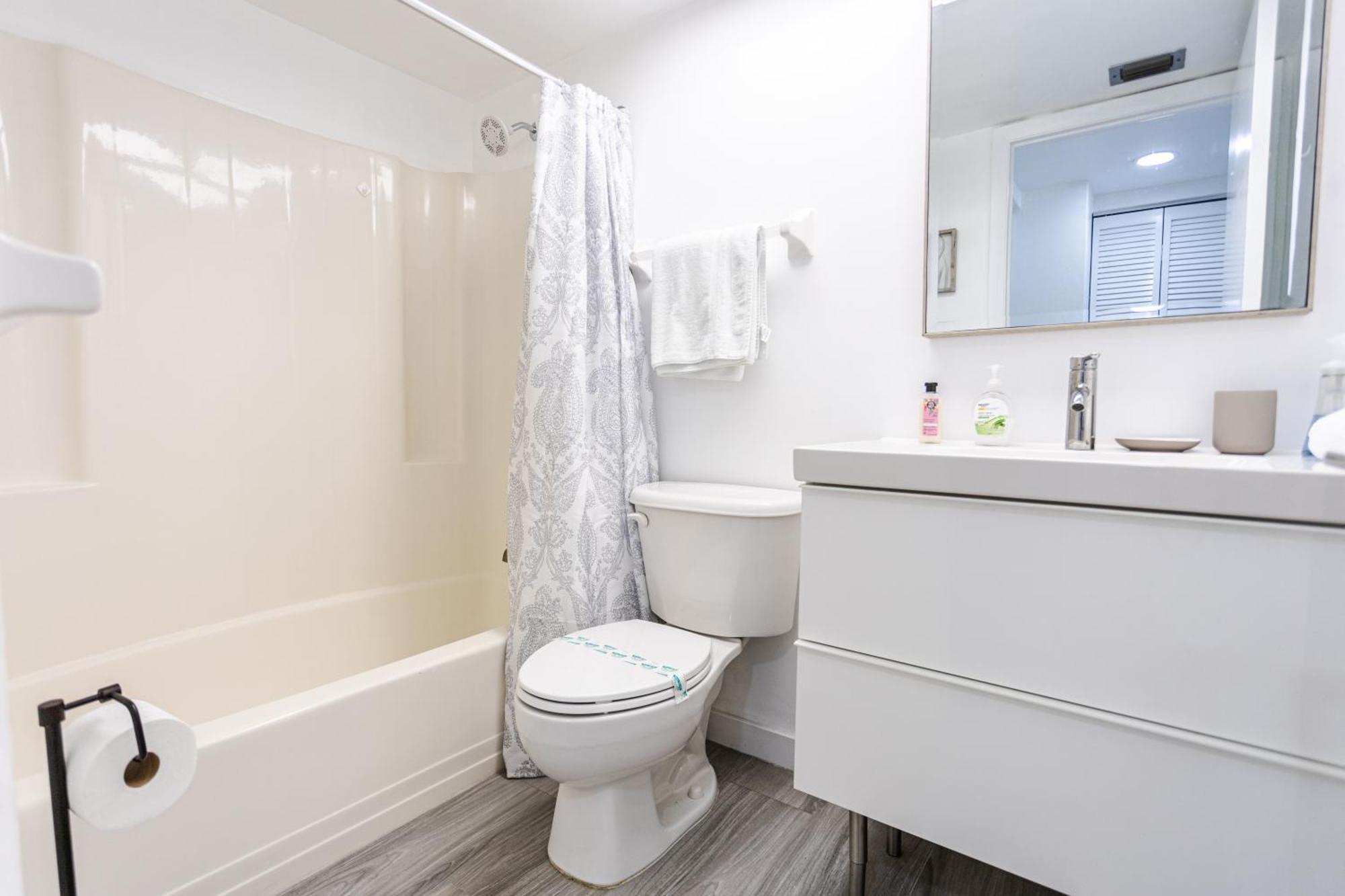 Bass & Sun Condominium 2/2 Bedroom クルーイストン 部屋 写真