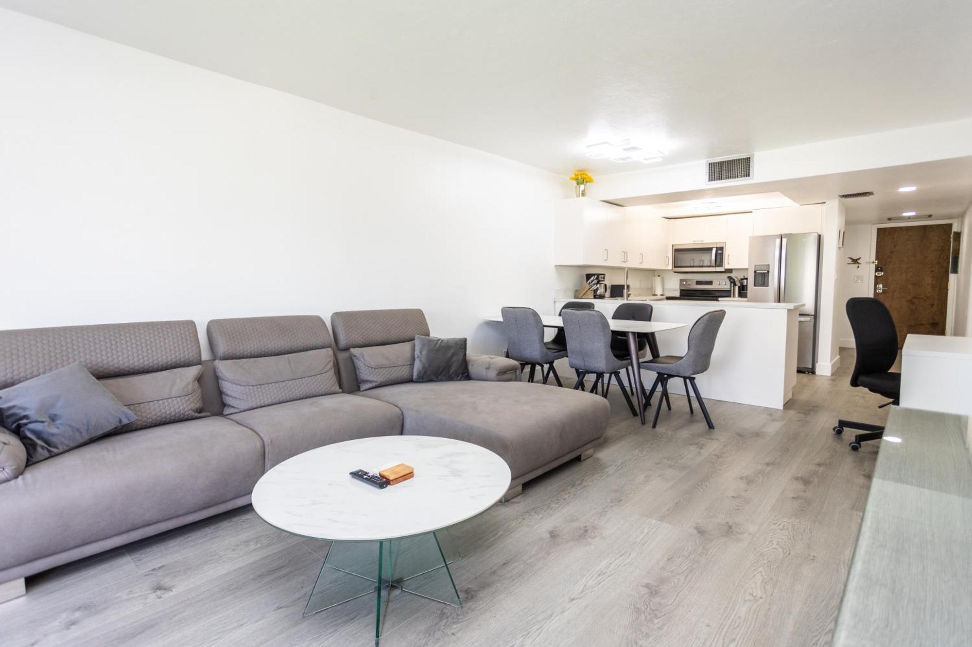 Bass & Sun Condominium 2/2 Bedroom クルーイストン 部屋 写真