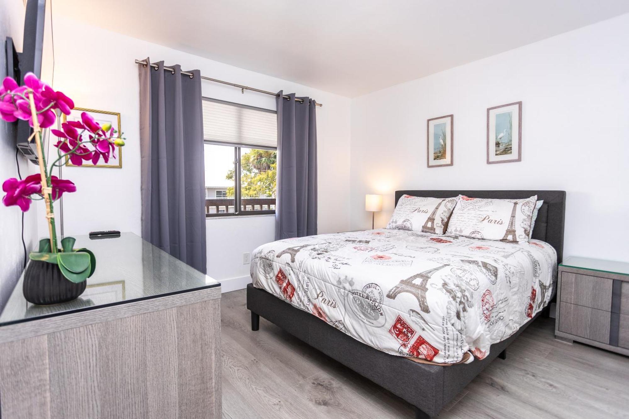 Bass & Sun Condominium 2/2 Bedroom クルーイストン 部屋 写真