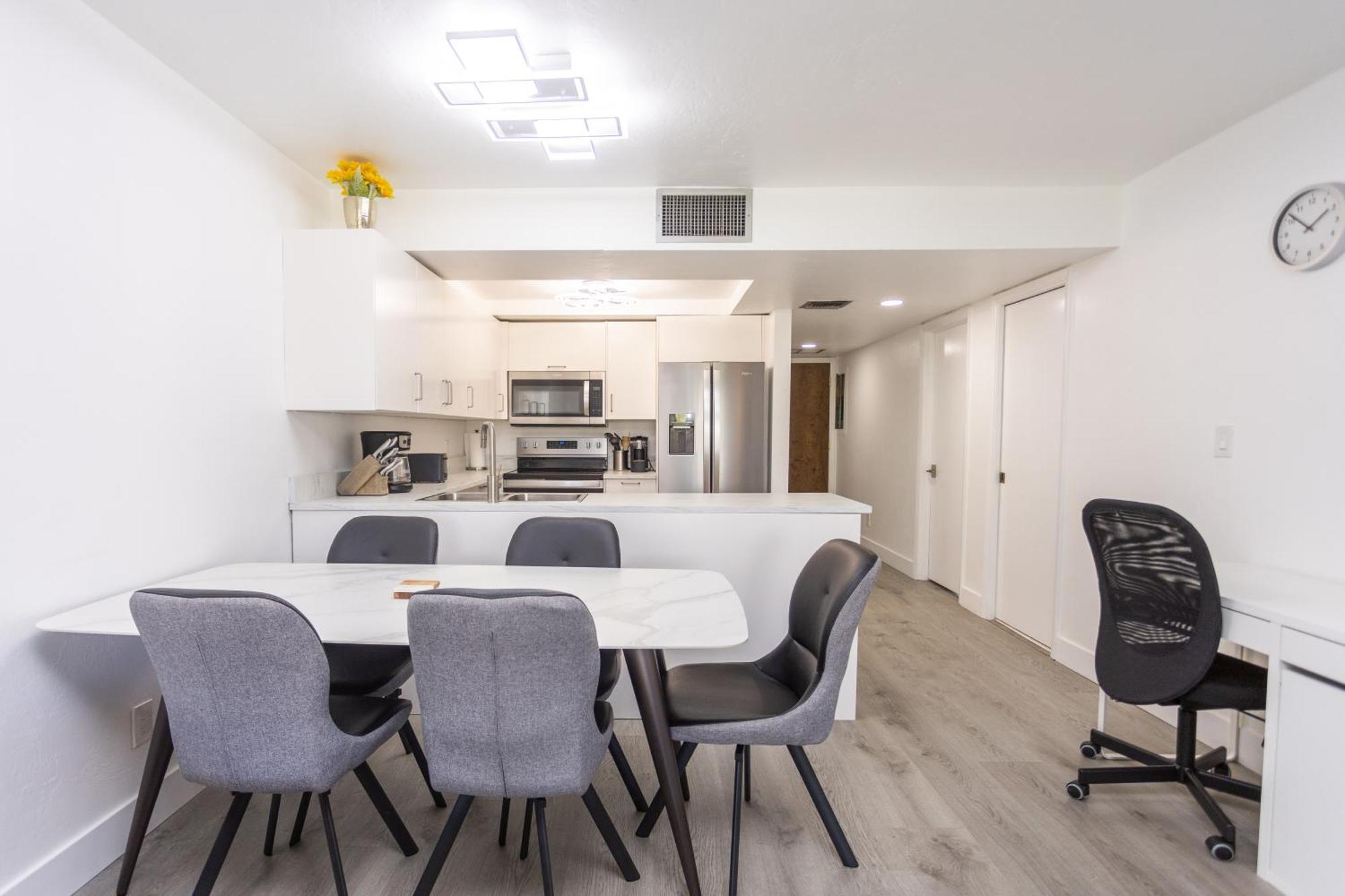 Bass & Sun Condominium 2/2 Bedroom クルーイストン 部屋 写真