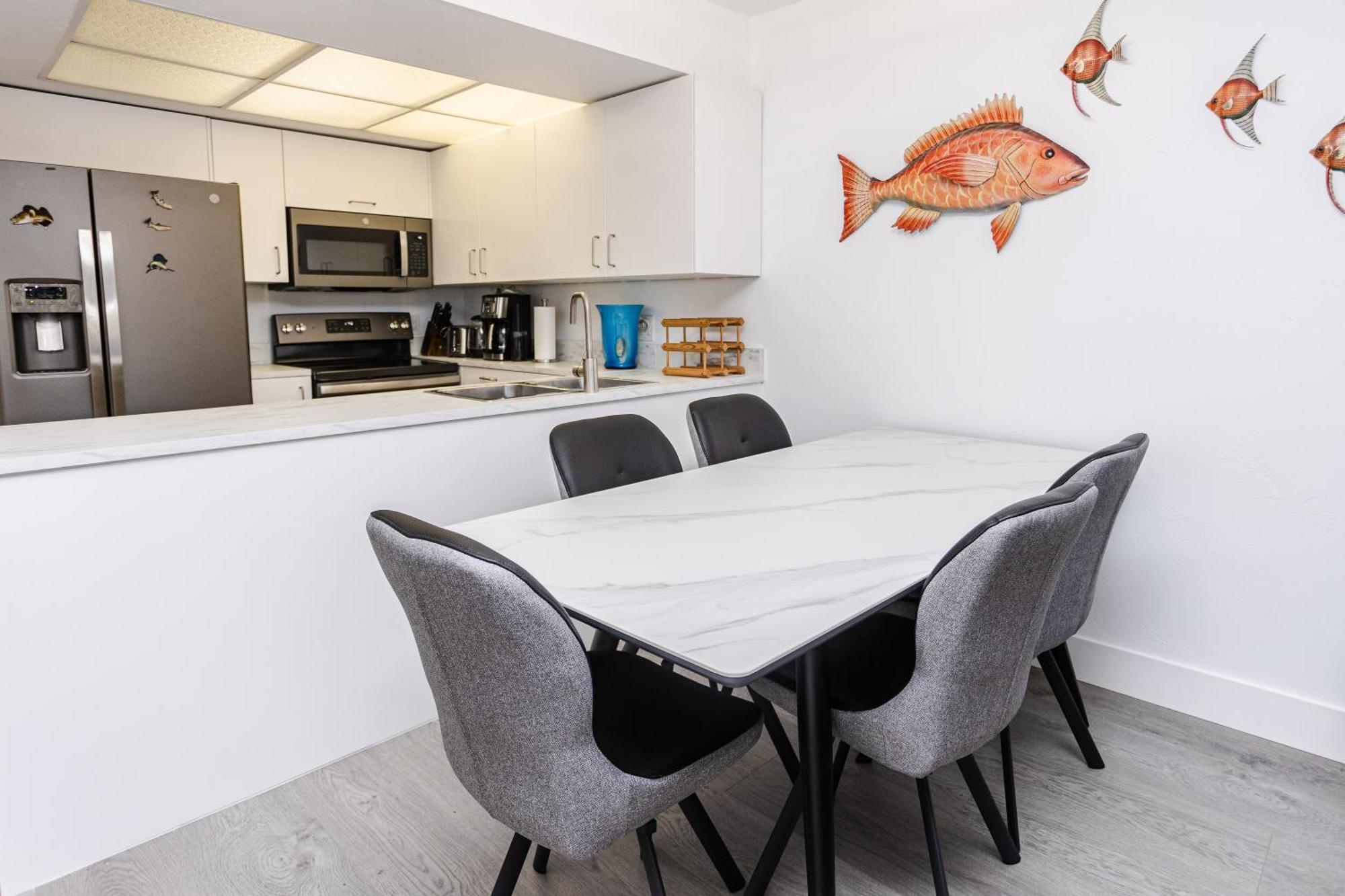 Bass & Sun Condominium 2/2 Bedroom クルーイストン 部屋 写真