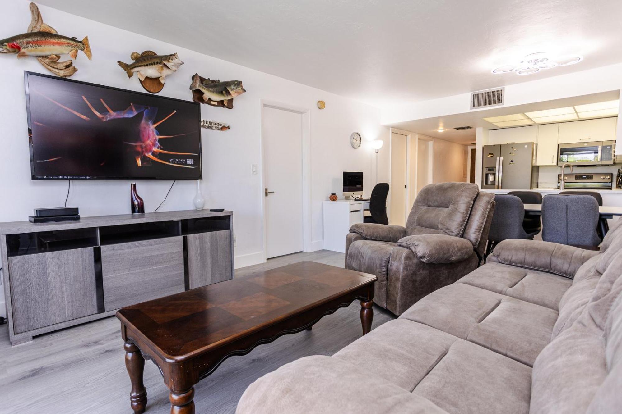 Bass & Sun Condominium 2/2 Bedroom クルーイストン 部屋 写真