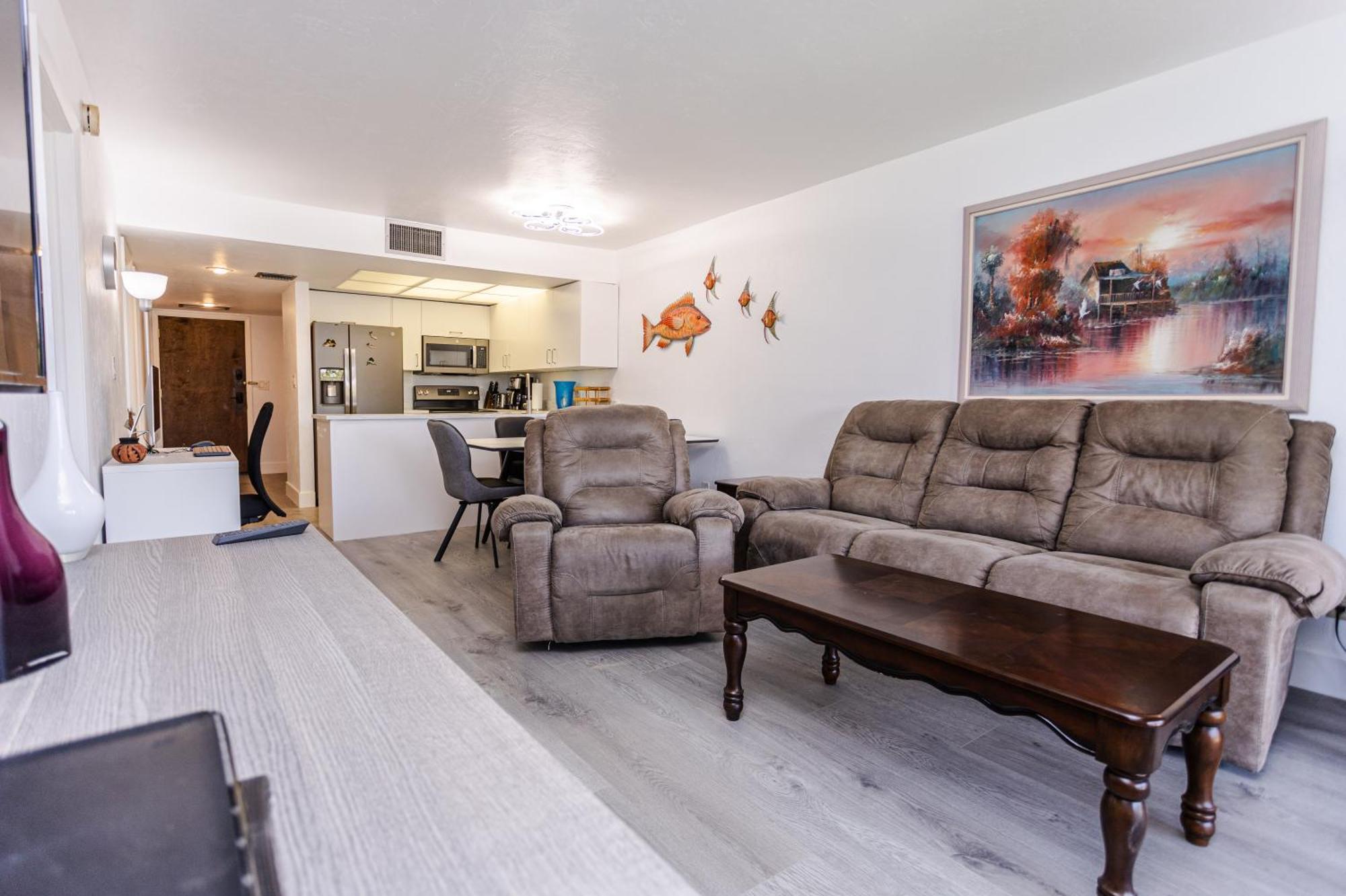 Bass & Sun Condominium 2/2 Bedroom クルーイストン 部屋 写真